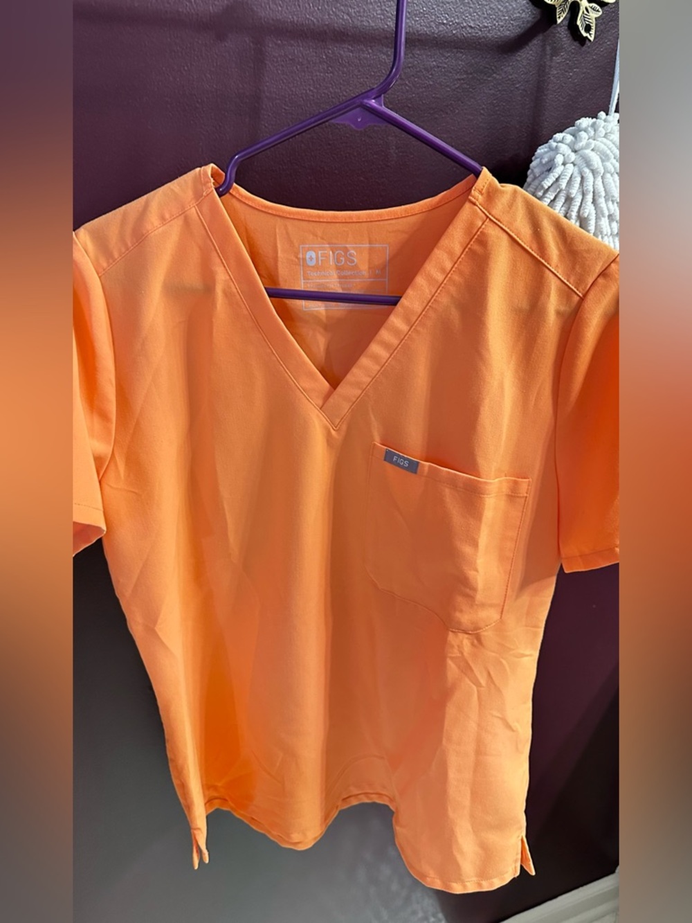 Figs Scrub Top Shaka 🤙🏽 Orange Small